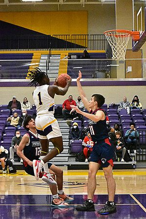 1-25-22 Belton boys bball vs Truman (88) WEB