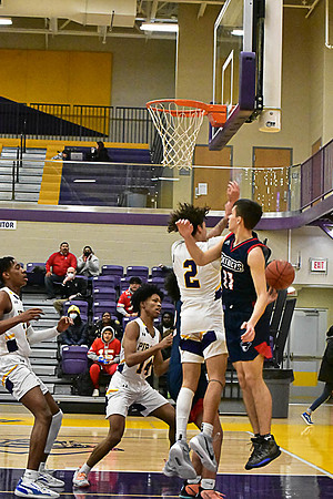 1-25-22 Belton boys bball vs Truman (93) WEB