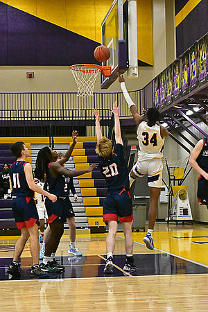 1-25-22 Belton boys bball vs Truman (273) WEB
