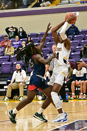 1-25-22 Belton boys bball vs Truman (13) WEB