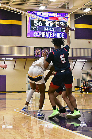 1-25-22 Belton boys bball vs Truman (227) WEB