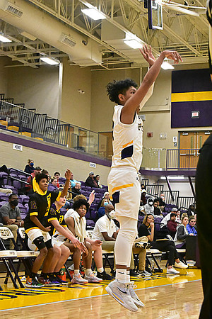 1-25-22 Belton boys bball vs Truman (212) WEB