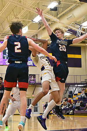 1-25-22 Belton boys bball vs Truman (231) WEB