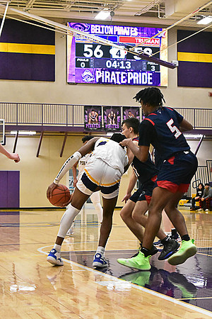 1-25-22 Belton boys bball vs Truman (228) WEB