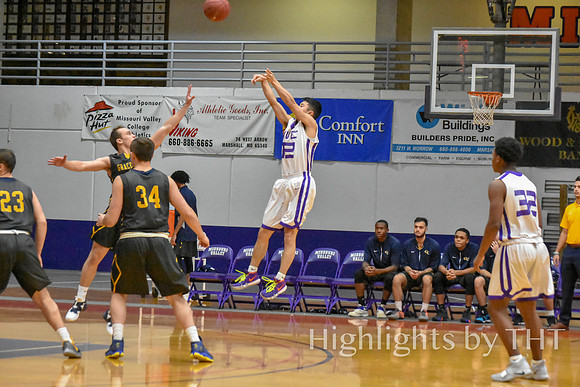 MOVAL VRPurple Bball 11-12-2018 WEB-8473