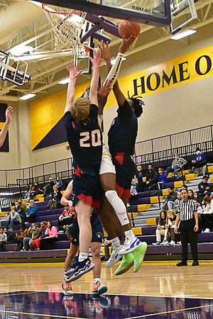 1-25-22 Belton boys bball vs Truman (201) WEB