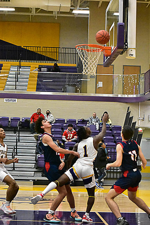 1-25-22 Belton boys bball vs Truman (90) WEB