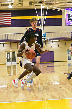 1-25-22 Belton boys bball vs Truman (216) WEB