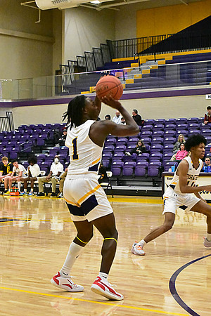 1-25-22 Belton boys bball vs Truman (63) WEB