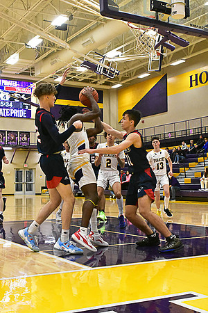1-25-22 Belton boys bball vs Truman (219) WEB