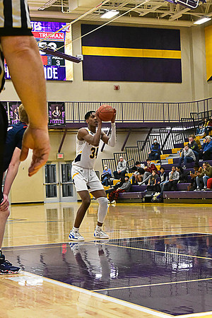 1-25-22 Belton boys bball vs Truman (207) WEB
