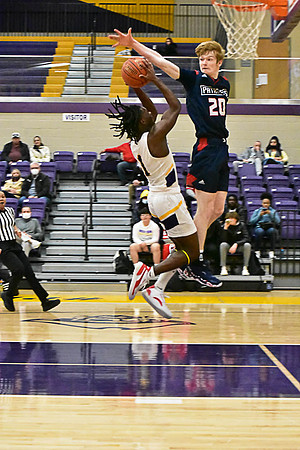 1-25-22 Belton boys bball vs Truman (112) WEB