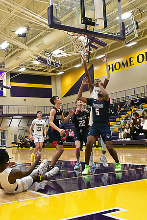 1-25-22 Belton boys bball vs Truman (255) WEB