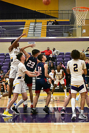 1-25-22 Belton boys bball vs Truman (156) WEB