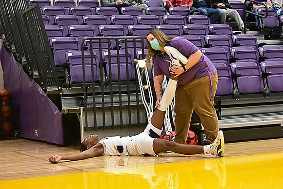 1-25-22 Belton boys bball vs Truman (211) WEB