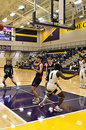 1-25-22 Belton boys bball vs Truman (183) WEB