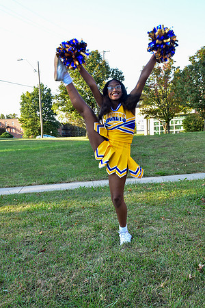 Beautiful Edwards - Center Cheer (7)