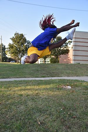 Dwight - Center Cheer (23)