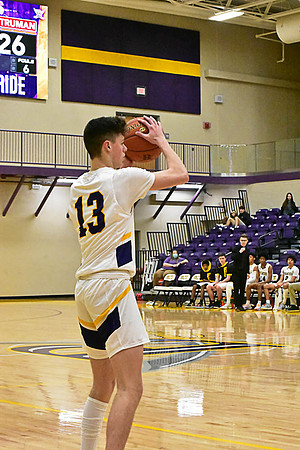 1-25-22 Belton boys bball vs Truman (133) WEB