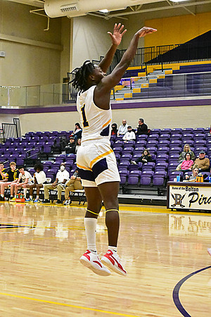 1-25-22 Belton boys bball vs Truman (64) WEB