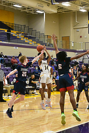 1-25-22 Belton boys bball vs Truman (172) WEB
